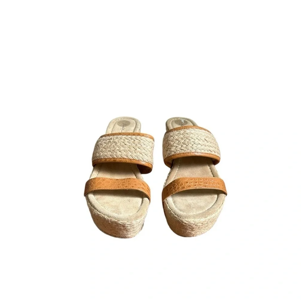 Elizabeth and James Platform Sandal Size 9